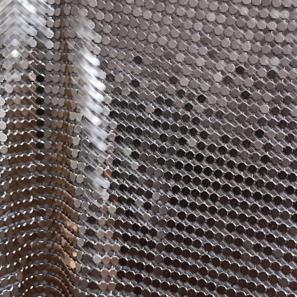 Metallic Chain Top - Picture 3 of 4